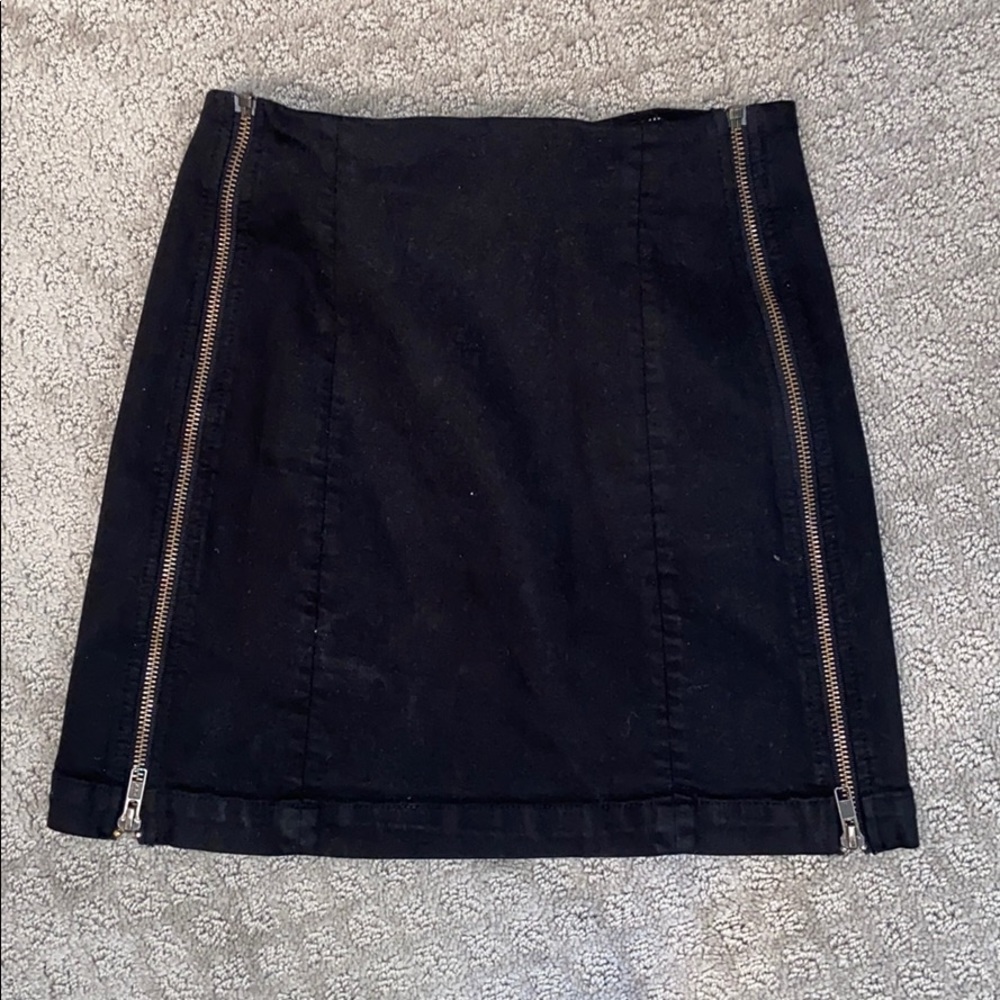 LF carmar black zipper skirt